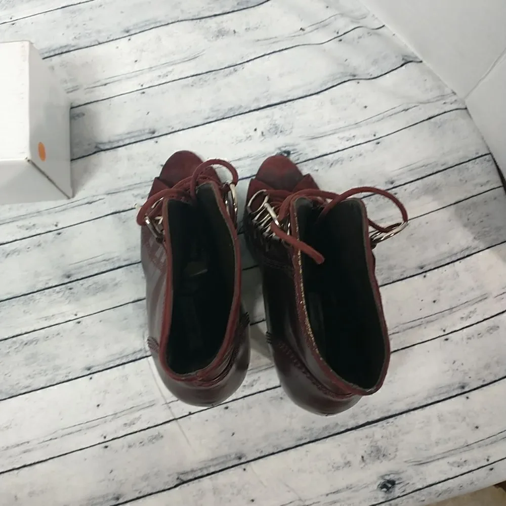 Brian Atwood Womans SZ US 8 EUR 39 Burgundy Adele Booties